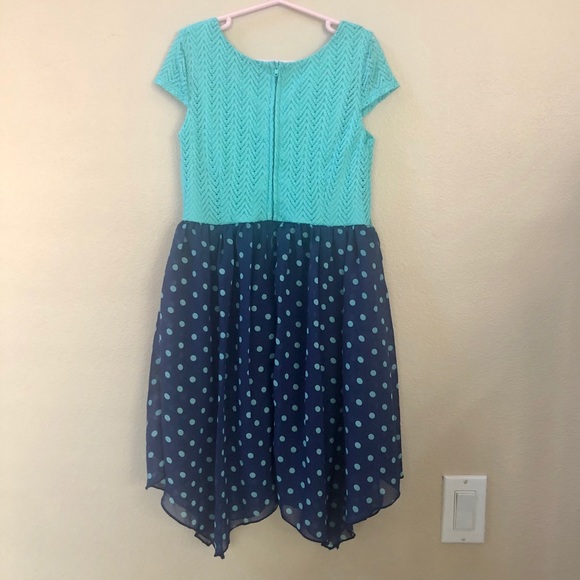 Cute & fun dress Size 10 - Picture 2 of 3